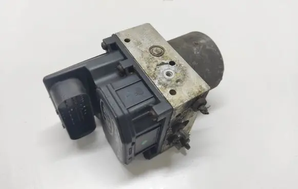 Ford Mondeo Mk III ABS Pump 1S712M110AE 0265222015 0265800007