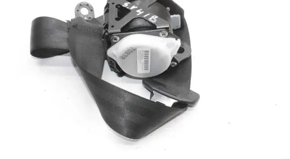 Audi A8 S8 D4 4H Middle seatbelt (rear) 