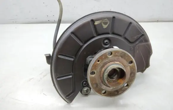 Volkswagen Tiguan Front wheel hub spindle knuckle