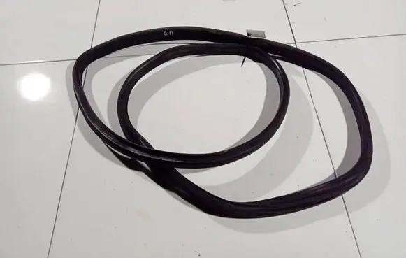 Rubber seal rear door