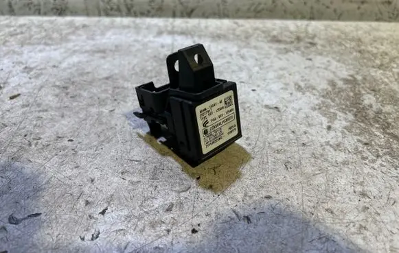 Volvo V40 Ignition lock AH4N15607AE 28227917 3659AV01125