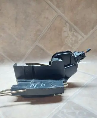 Hyundai Terracan Front door lock