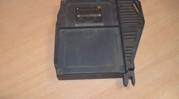 Mercedes-Benz E W210 Comfort/convenience module 2108203826