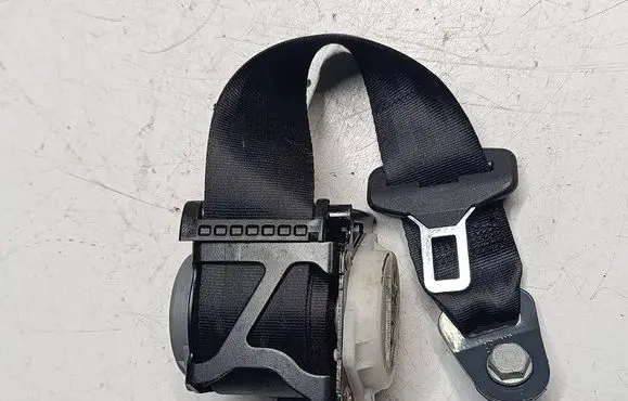 Rear seatbelt