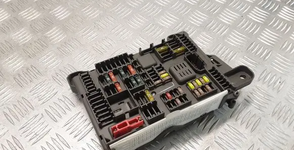 BMW X5 E70 Fuse module 693168704