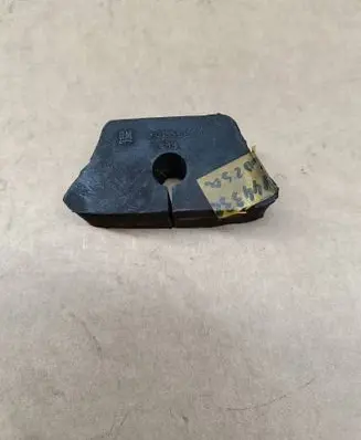 Opel Corsa B Sway bar bush bracket, front 90235826 CK14