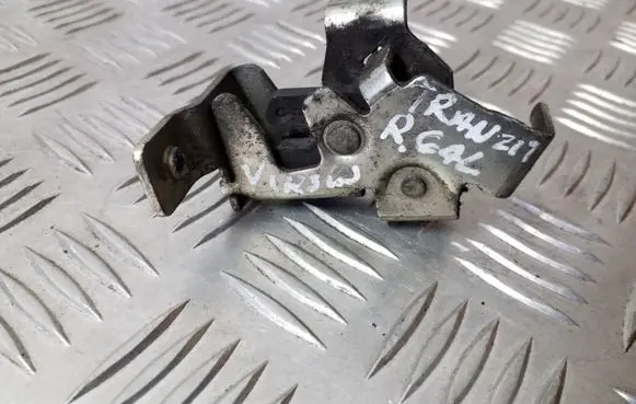 Loading door lock