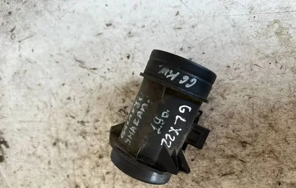 Volkswagen Golf III Mass air flow meter 074906461