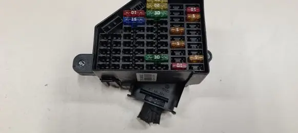 Volkswagen PASSAT B6 Fuse box set 3C1941824 2060563625
