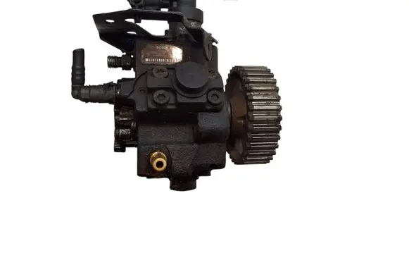 Citroen C4 I Fuel injection high pressure pump 0445010102 04003371650 9683703780A