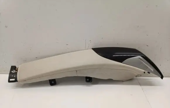 (C) pillar trim