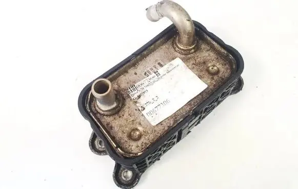 Volvo V70 Engine oil radiator 8677973 29245
