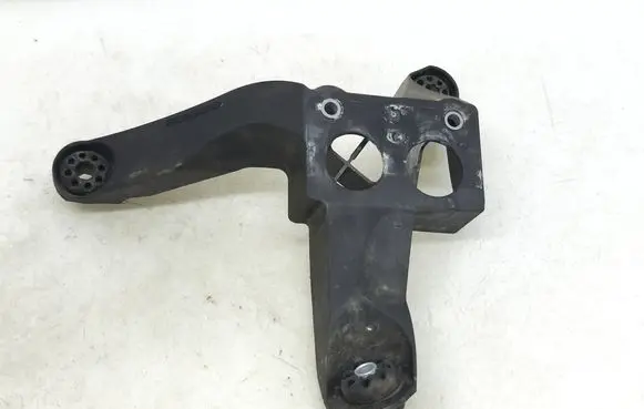 Mini One - Cooper F56 F55 ABS pump bracket 6851604 11884410