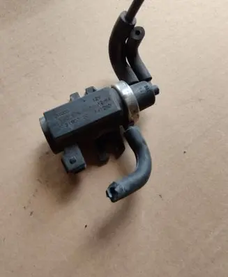 Volkswagen Caddy Turbo solenoid valve 1H0906627 72190320
