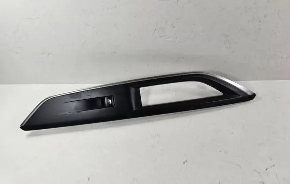 Peugeot 3008 II Electric window control switch 9815790177