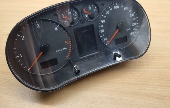 Audi A3 S3 8L Speedometer (instrument cluster) 8L0920931J