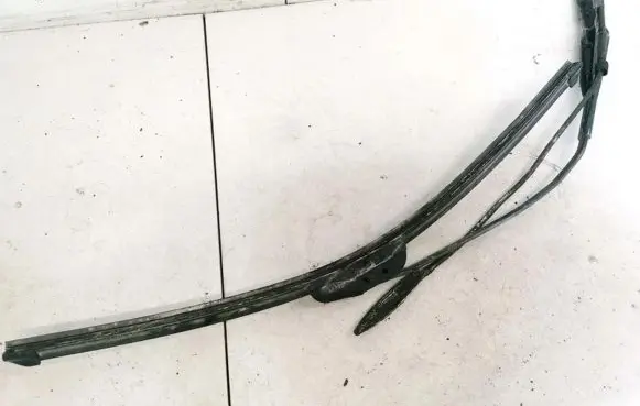 Iveco Daily 40.8 Front wiper blade arm