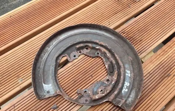 Chrysler PT Cruiser Rear brake disc plate dust cover