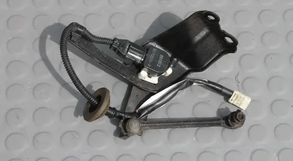 Mitsubishi Eclipse Cross Rear height level sensor lever 8651A283 8651A283-CZUJNIK