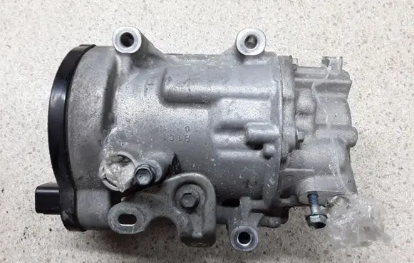 Toyota C-HR I Air conditioning (A/C) compressor (pump) 0424000370