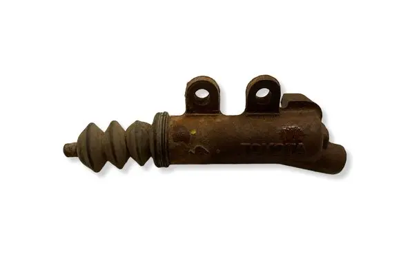 Toyota Hilux (AN120, AN130) Clutch slave cylinder 