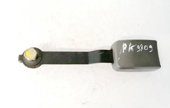Front seatbelt buckle