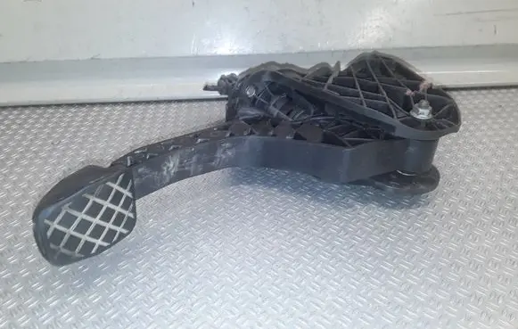 Skoda Octavia Mk2 (1Z) Clutch pedal 1K1721059ES