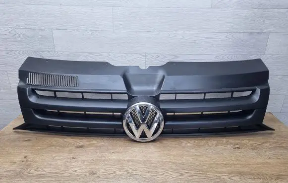Volkswagen Multivan T5 Front bumper upper radiator grill 7E0853653