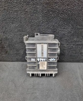 Volkswagen PASSAT B3 Engine control unit/module 443907403G 0280000739