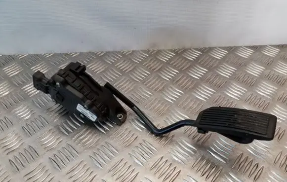 Nissan Primera Accelerator throttle pedal 18002AU410