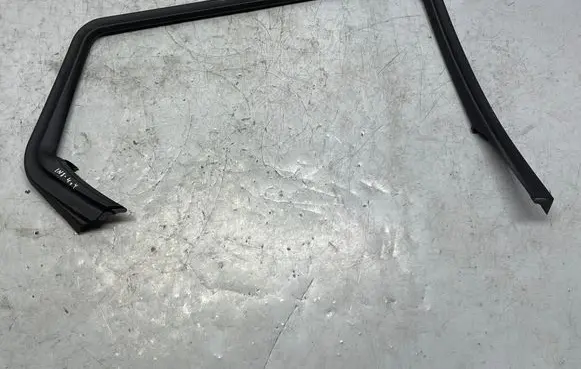 Opel Insignia A Rear door window/glass frame 22842326 360583280