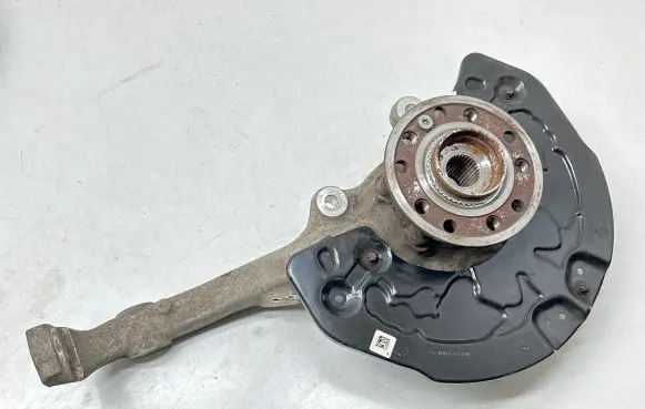 Mercedes-Benz EQC Front wheel hub