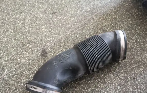 Audi A6 S6 C7 4G Air intake hose/pipe 059129615N