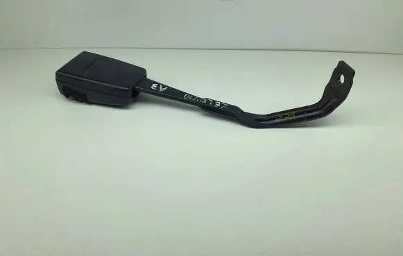 Audi A3 S3 8P Front seatbelt buckle 8P0857756C 14062005 H009901