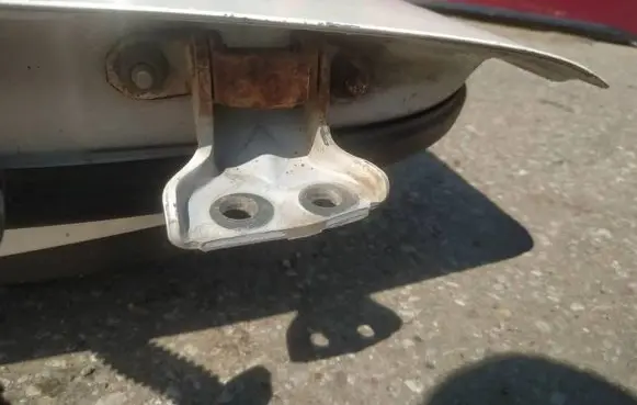 Nissan NV200 Front door upper hinge