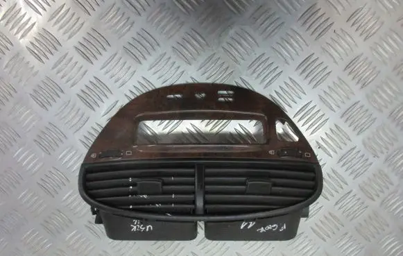 Peugeot 607 Dashboard air vent grill cover trim 