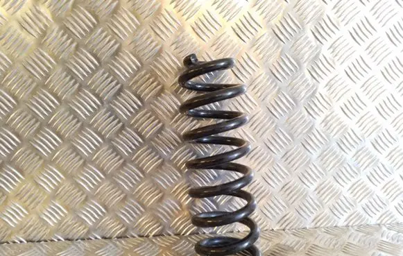 Mercedes-Benz C W205 Rear coil spring