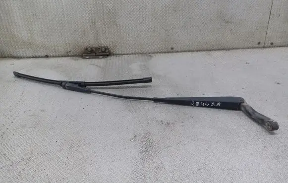 Volvo V70 Windshield/front glass wiper blade 182350