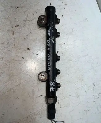Volvo S60 Fuel main line pipe 28497Z01
