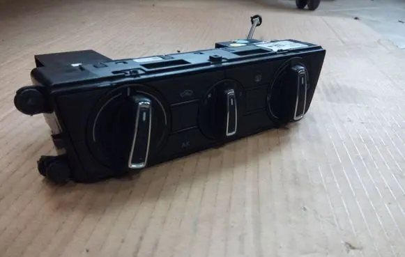 Seat Arona Climate control unit 6F2820045F