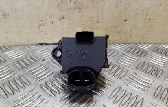Coolant fan relay