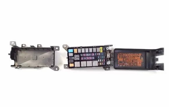 KIA Sorento Fuse box set 911613E040