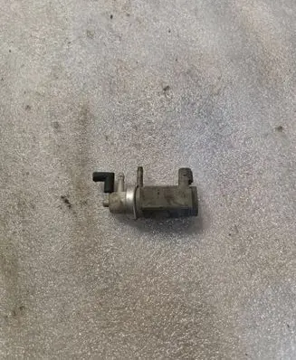 Audi A8 S8 D2 4D Turbo solenoid valve