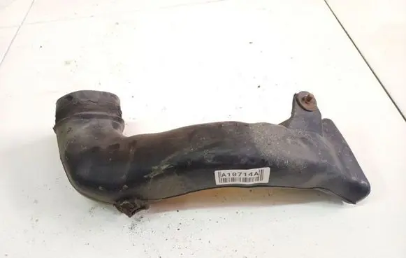 Air intake hose/pipe