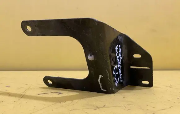 Audi A6 S6 C6 4F Horn signal holder/bracket 