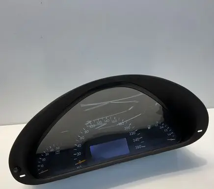 Speedometer (instrument cluster)