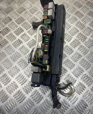 Toyota Avensis T250 Fuse box set 5136YA1