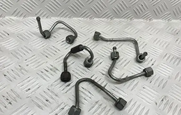 Nissan Qashqai Fuel injector supply line/pipe 