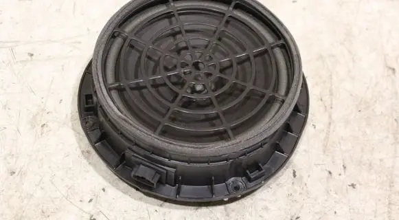 Audi A4 S4 B9 Front door speaker 8W0035415A UA72S810 000200243