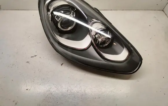 Porsche Cayenne (92A) Headlight/headlamp